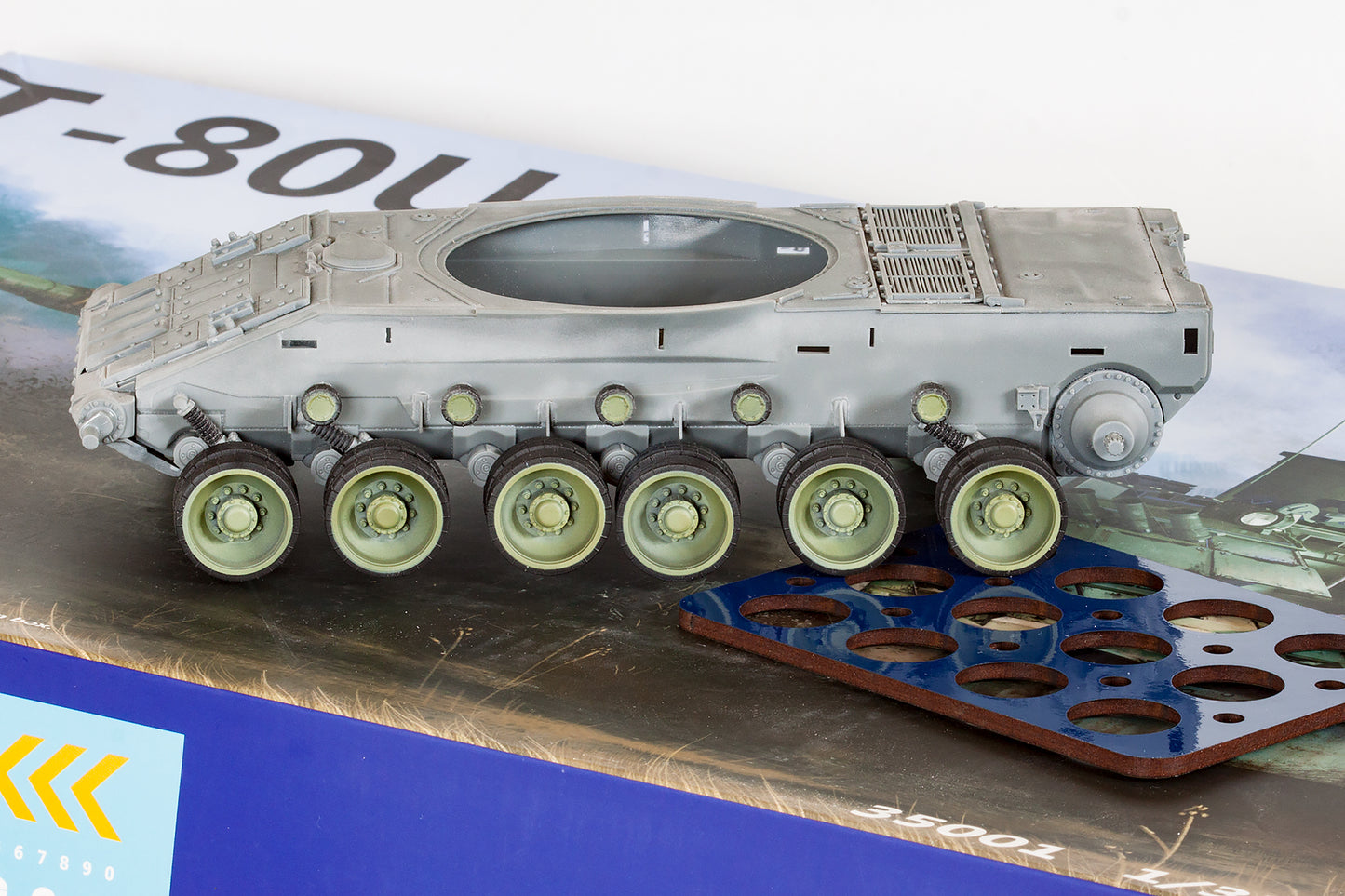 1/35 QuickWheel QW-234 T-80U - RPG Model