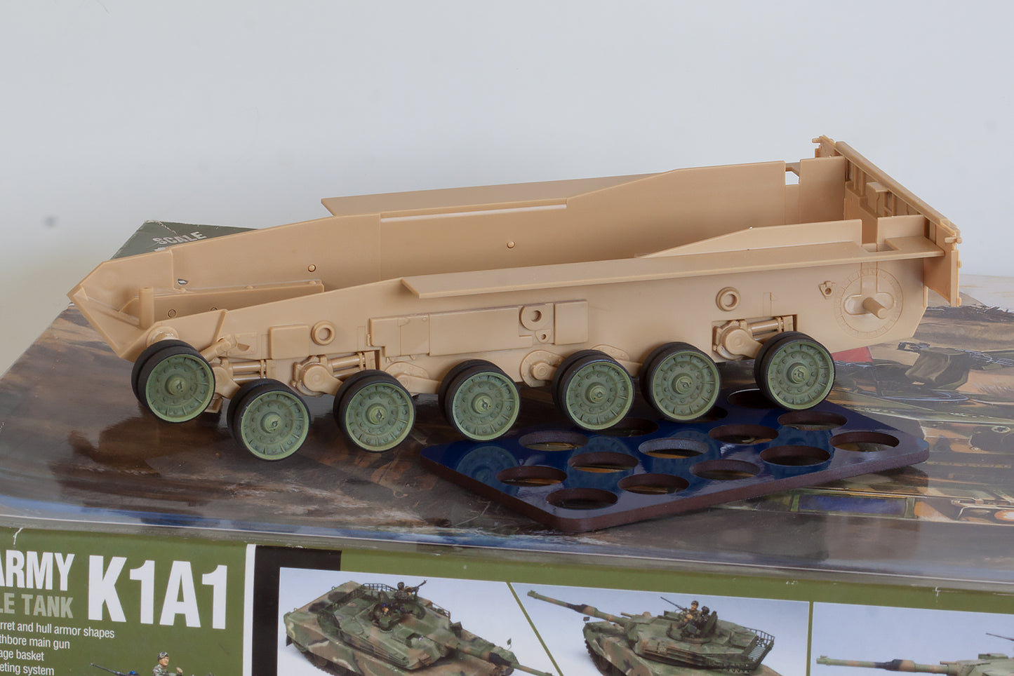 1/35 QuickWheel QW-236 R.O.K. Army MBT K1A1 / K1A2 - Academy