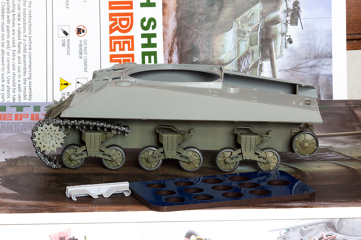 1/35 QuickWheel QW-260 M4 Sherman (VVSS suspension) + extra resin skids - Rye Field Model / Hobby 2000