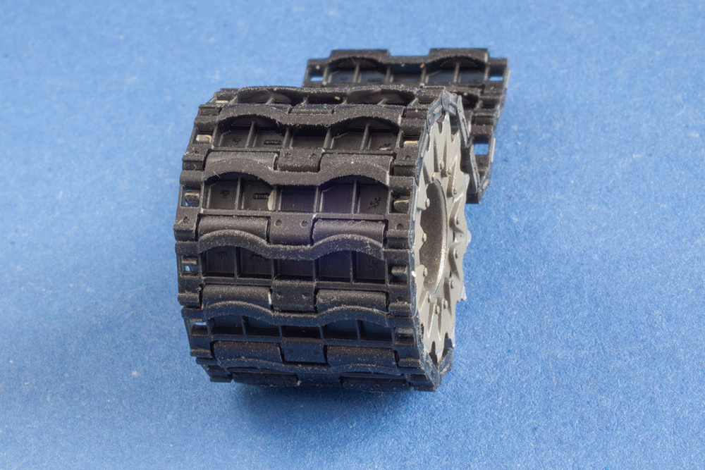 1/35 QuickTracks T-35065 Tracks for US Medium Tank M4 Sherman; SP Gun M40 (GMC) - HVSS Suspension; Type T66