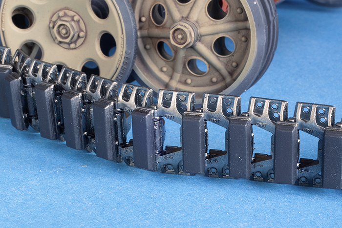 1/16 QuickTracks T-16007 Sd.Kfz. 251 Tracks (early), Drive Sprockets & Transmission for DAS WERK kits