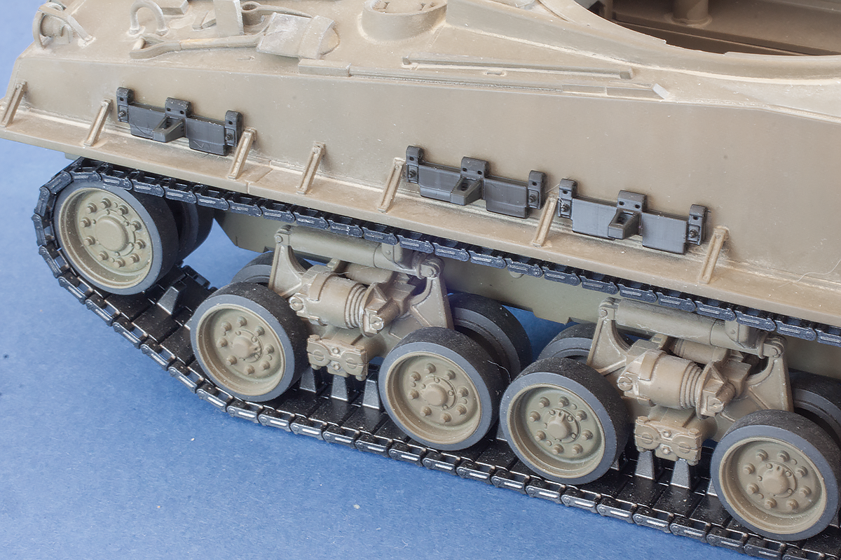 1/35 QuickTracks T-35065 Tracks for US Medium Tank M4 Sherman; SP Gun M40 (GMC) - HVSS Suspension; Type T66