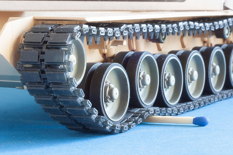 1/35 QuickTracks T-35111 Tracks for Leopard 2 (Diehl 570FT)