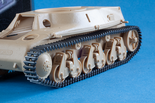 1/35 QuickTracks T-35131 French Light Tank Hotchkiss H39 (Pz.Kpfw. 38H 735(f))