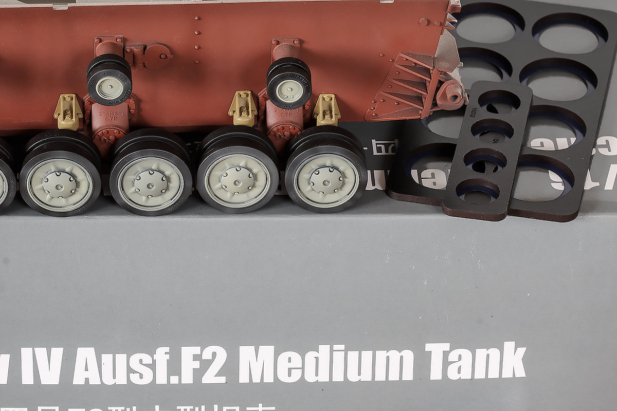 1/16 QuickWheel QW-16002 Pz.Kpfw. IV Ausf. F2 - Trumpeter