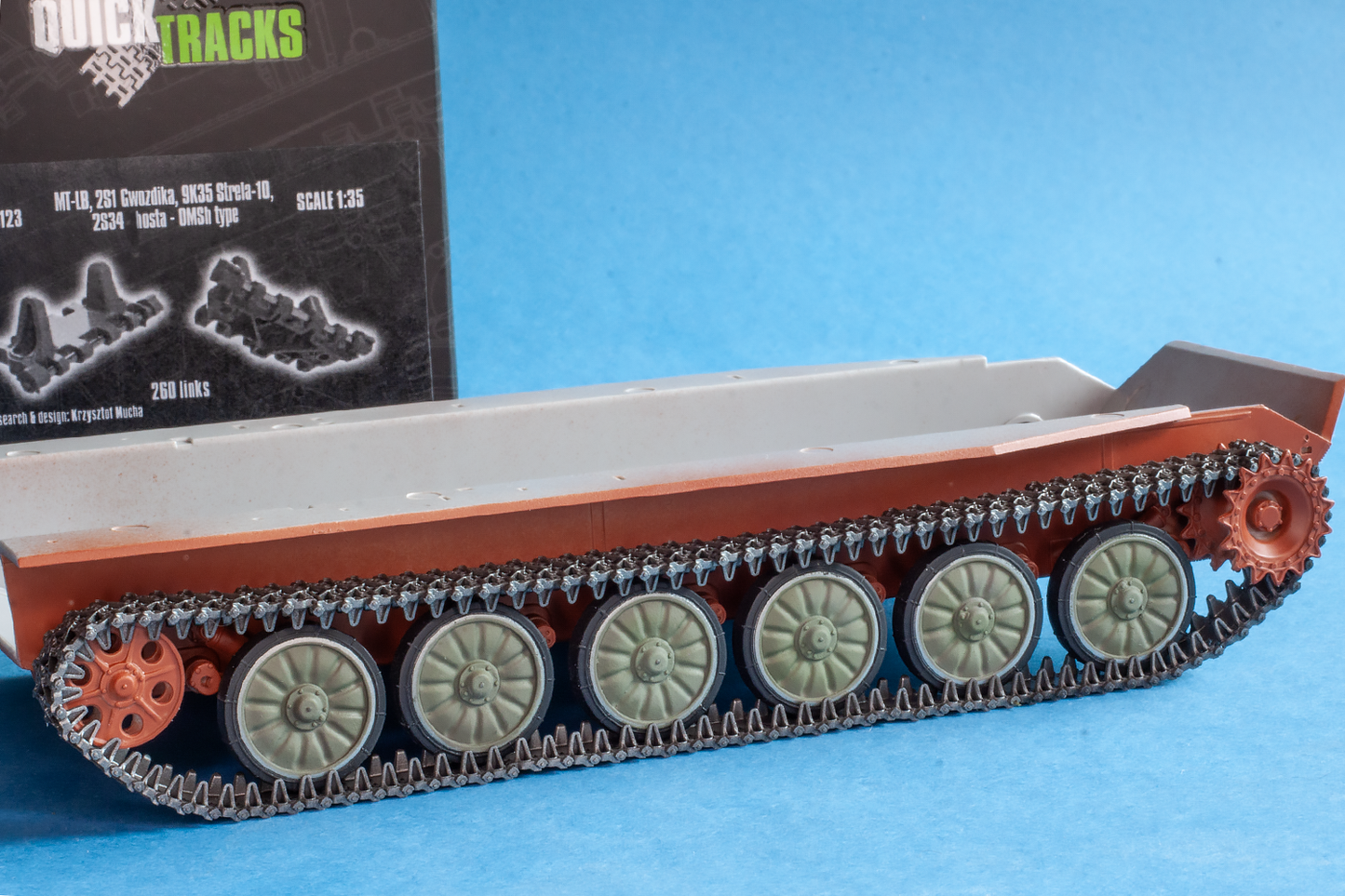 1/35 QuickTracks T-35123 MT-LB, 2S1 Gvozdika, 9K35 Strela-10, 2S34 Hosta – OMSh type for TRUMPETER
