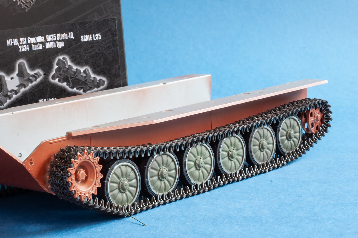 1/35 QuickTracks T-35123 MT-LB, 2S1 Gvozdika, 9K35 Strela-10, 2S34 Hosta – OMSh type for TRUMPETER