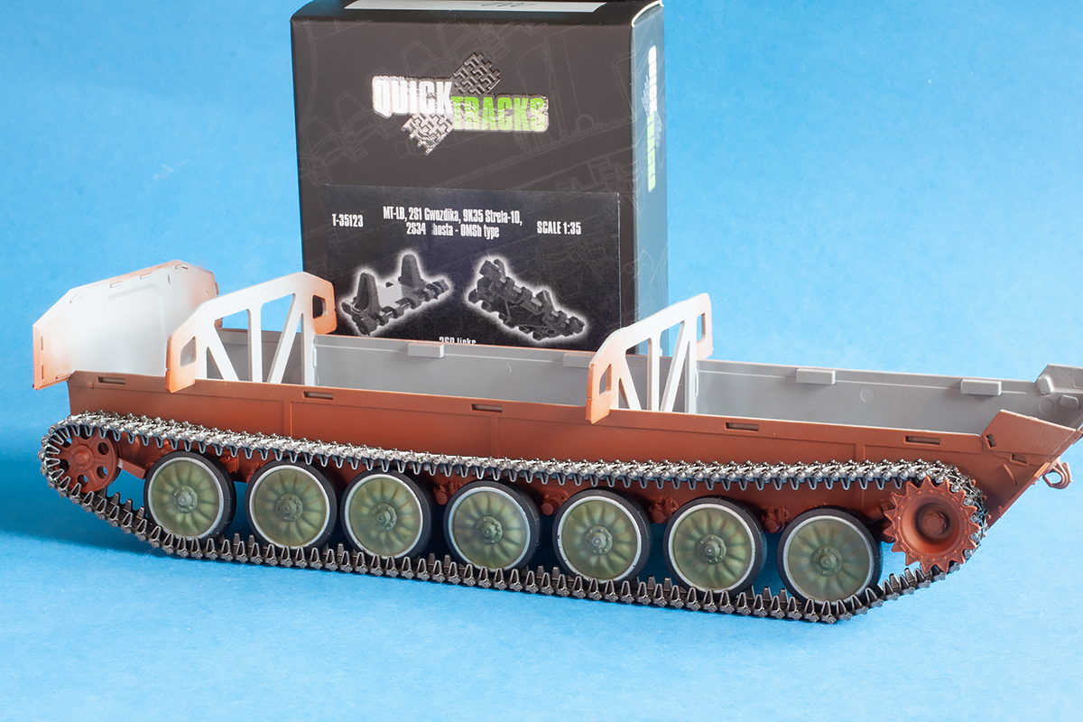1/35 QuickTracks T-35123 MT-LB, 2S1 Gvozdika, 9K35 Strela-10, 2S34 Hosta – OMSh type for TRUMPETER