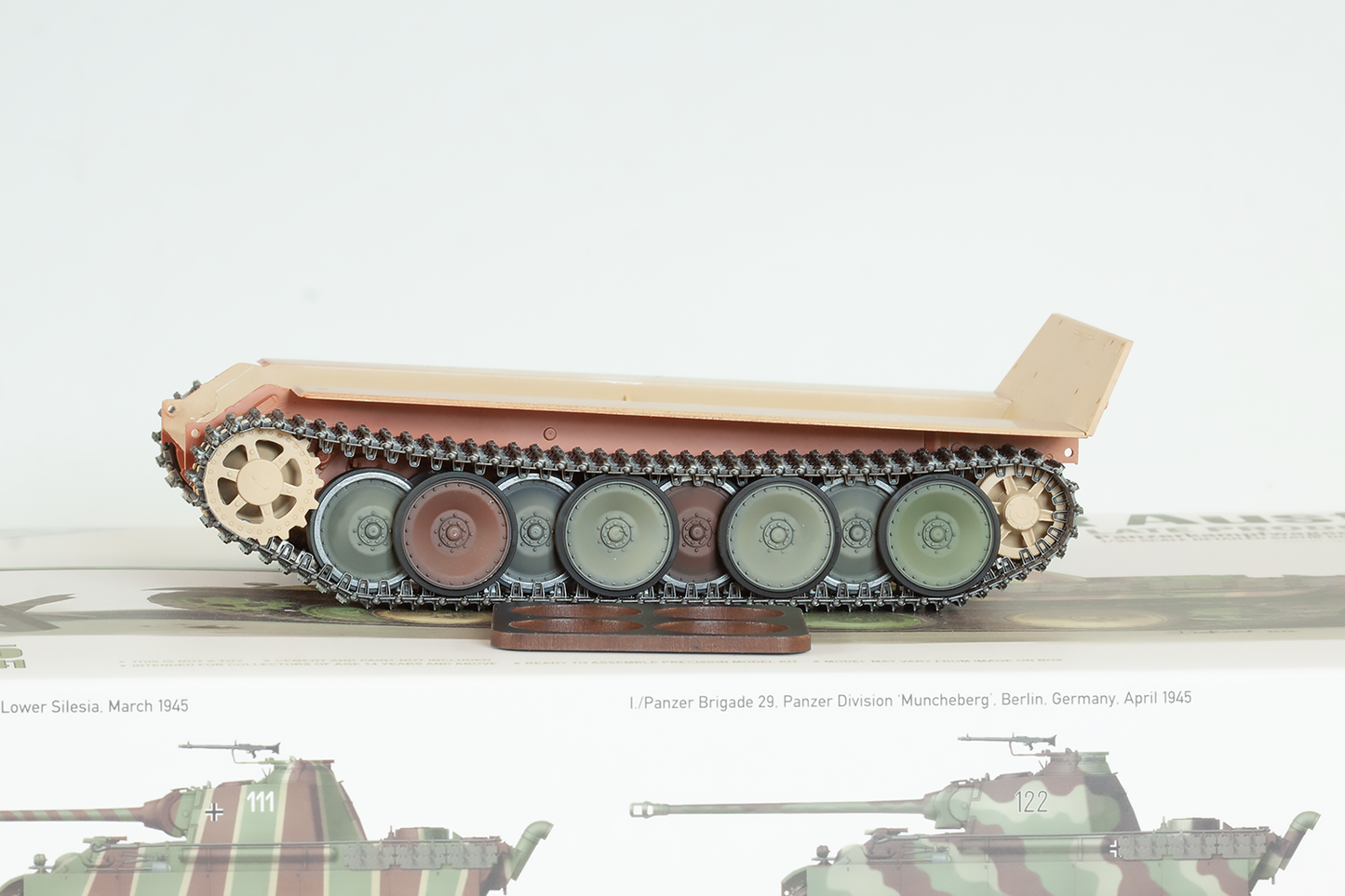 1/35 QuickWheel QWXT-35010 Panther G Late prod; Jagdpanther G2 tracks & QW Mask– for DAS WERK Super Blitz & Takom