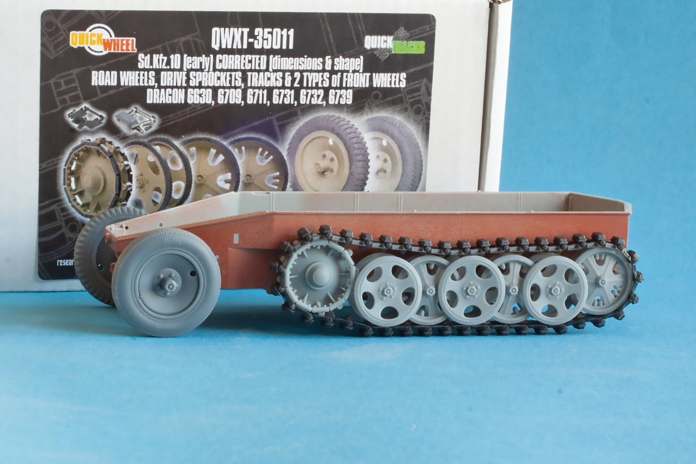 1/35 QuickWheel QWXT-35011 Sd.Kfz.10 (early) Corrected Road Wheels; Drive Sprockets; Tracks; Front wheels (2 types) – for DRAGON