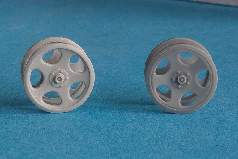 1/35 QuickWheel QWXT-35011 Sd.Kfz.10 (early) Corrected Road Wheels; Drive Sprockets; Tracks; Front wheels (2 types) – for DRAGON