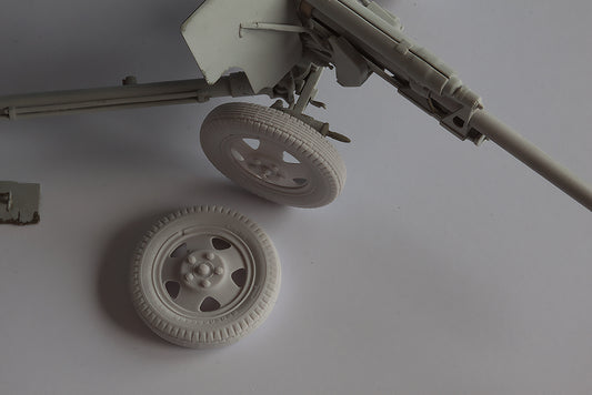 1/35 QuickWheel QWL-003 Wheels for ZiS-2; ZiS-3; KP-42 Field Kitchen, Limber (5-holes rim)