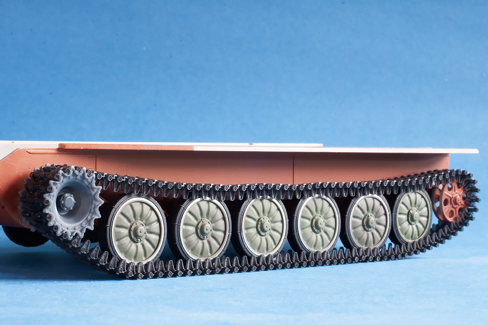 1/35 QuickTracks T-35125 122mm SP Howitzer 2S1 Gvozdika – RMSh type & Drive Sprockets (Reinforced) for ZVEZDA